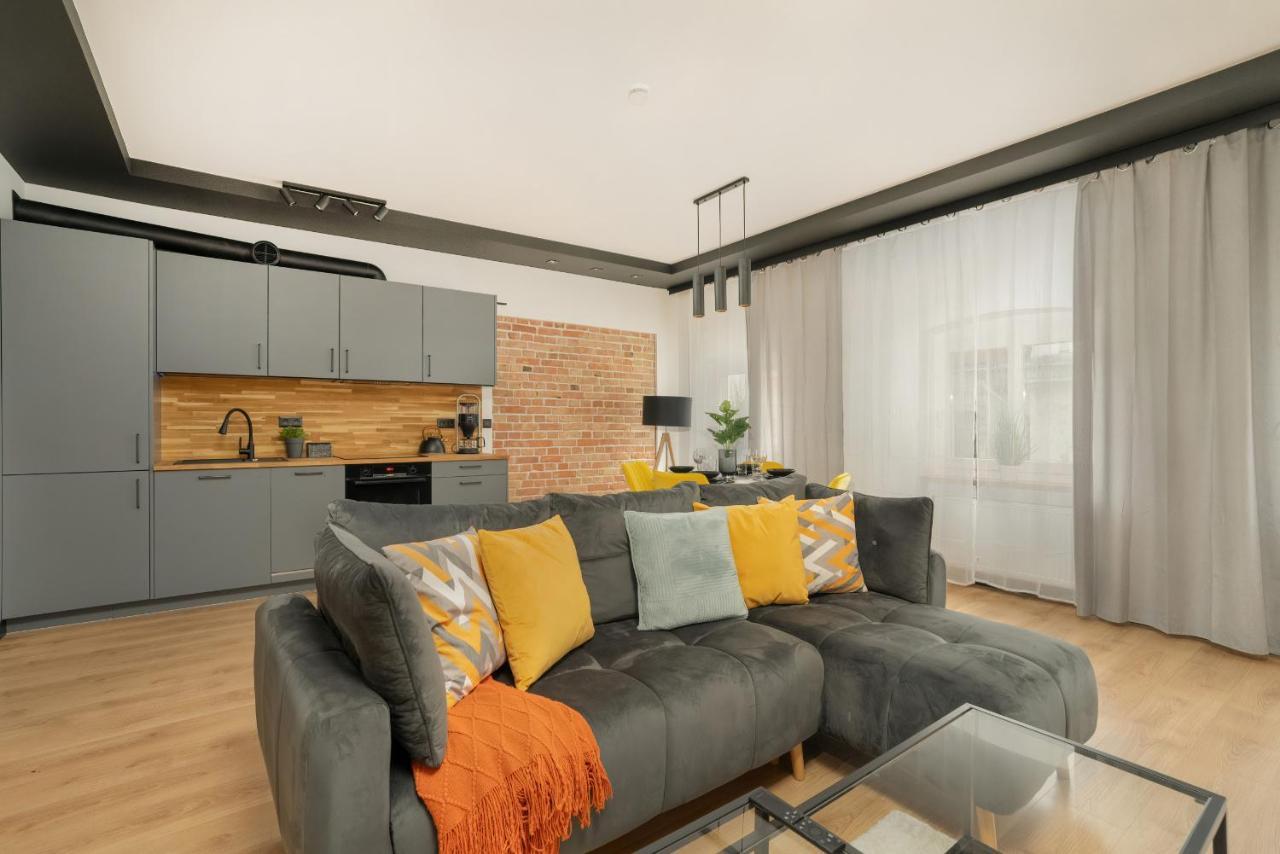 Komeda Apartment Hidden In Poznan Old Town By Noclegi Renters Екстериор снимка