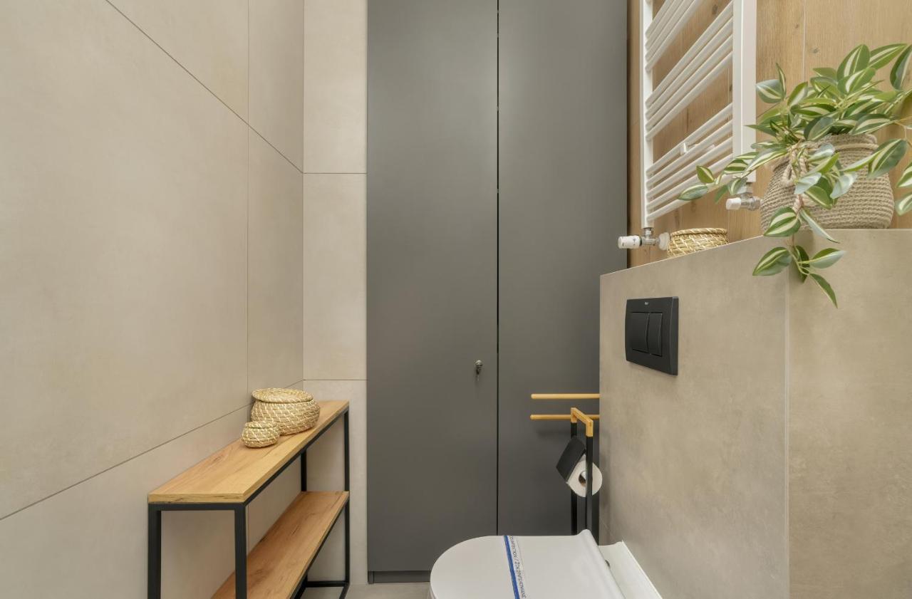 Komeda Apartment Hidden In Poznan Old Town By Noclegi Renters Екстериор снимка