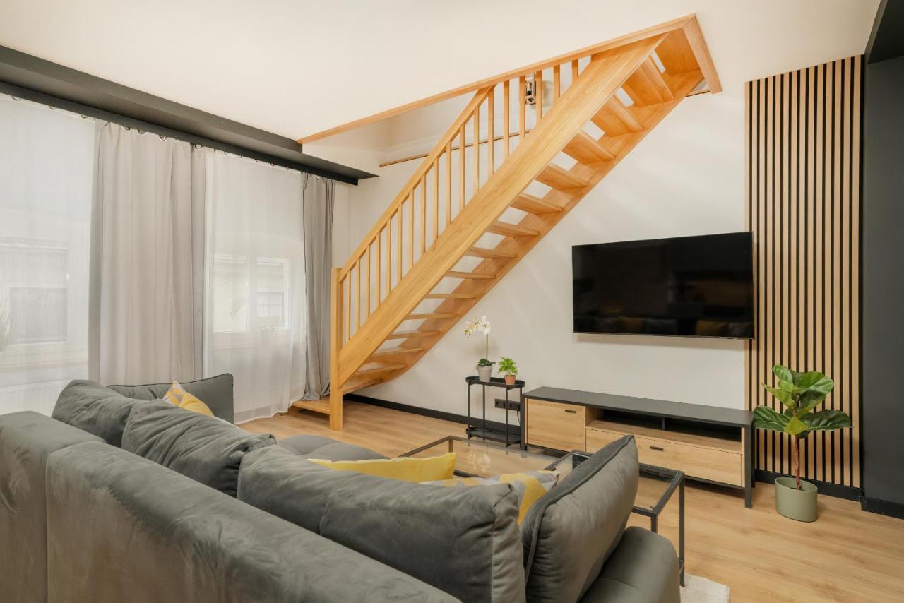Komeda Apartment Hidden In Poznan Old Town By Noclegi Renters Екстериор снимка