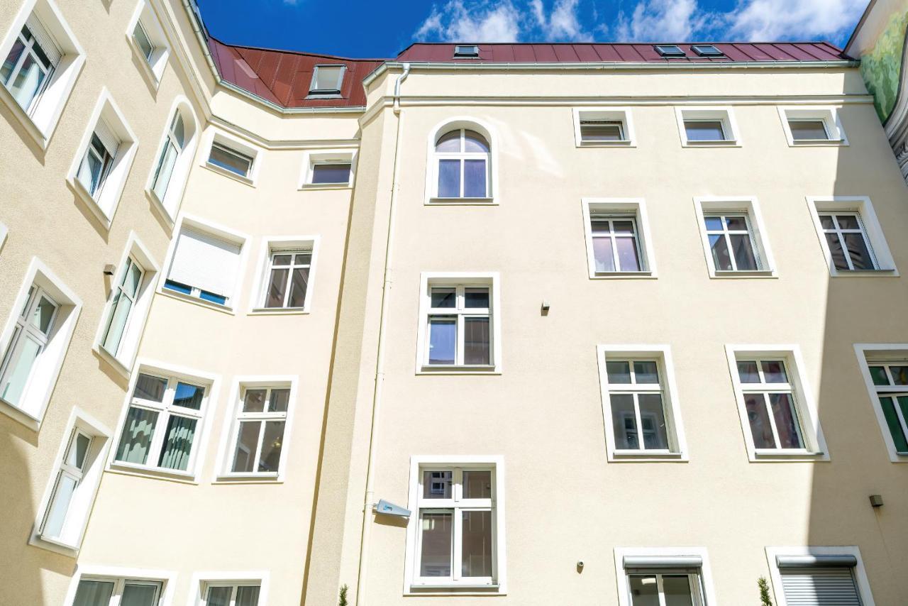 Komeda Apartment Hidden In Poznan Old Town By Noclegi Renters Екстериор снимка